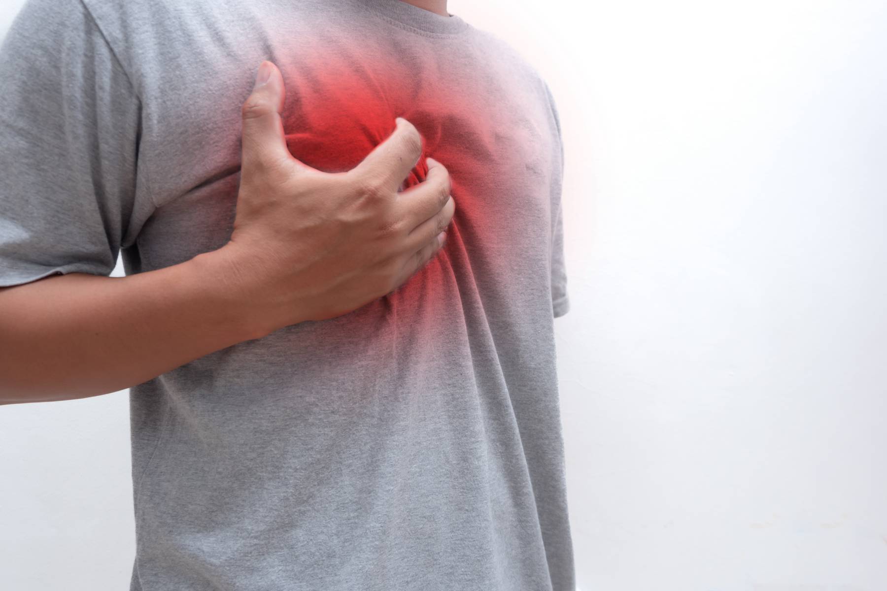 Sintomi dell'infarto nell'uomo: guida completa per riconoscerli e agire